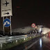 Cargo esce di pista e finisce in strada Paura all'aeroporto di Orio al Serio