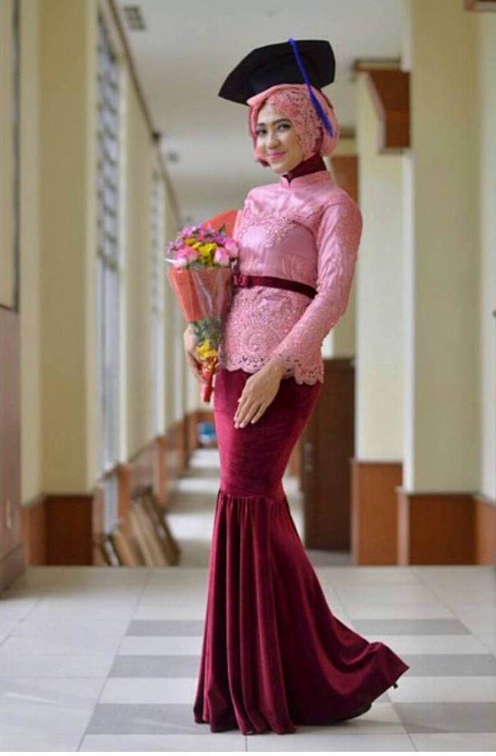 30 model  kebaya wisuda hijab  modern cantik favorit mahasiswi