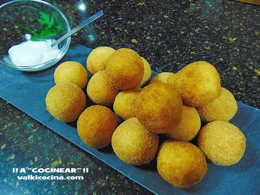 Bolitas de patata con j. cocido y queso