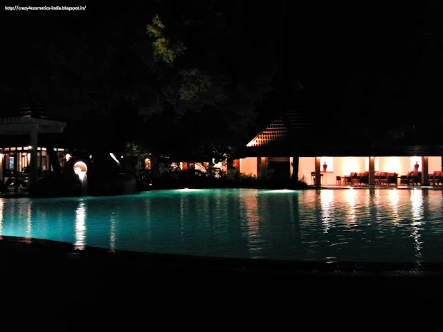 Kurumba maldives swimming pool