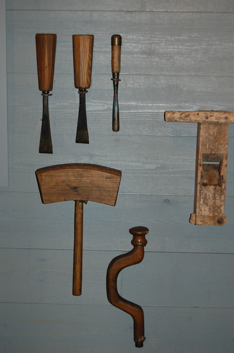 St. Thomas guild - medieval woodworking, furniture and other crafts ...