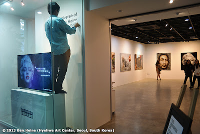 Preparation of Ben Heine exhibition at Hyehwa Art Center - INMD Agency