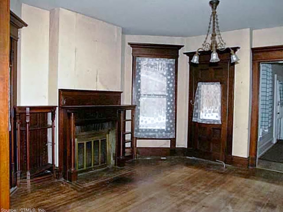 From City to Suburbia 98 Spring St, Windsor Locks, CT 06096