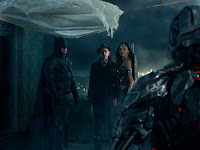 Ben Affleck, Gal Gadot and J.K. Simmons in Justice League (11)