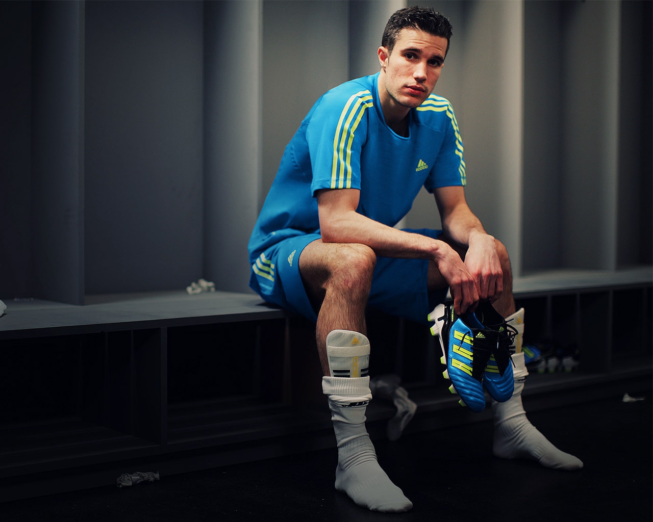 ALL FOOTBALL STARS: Robin Van Persie Wallpapers