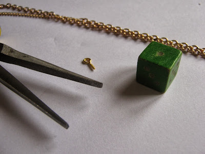 Dice Necklace Instructions
