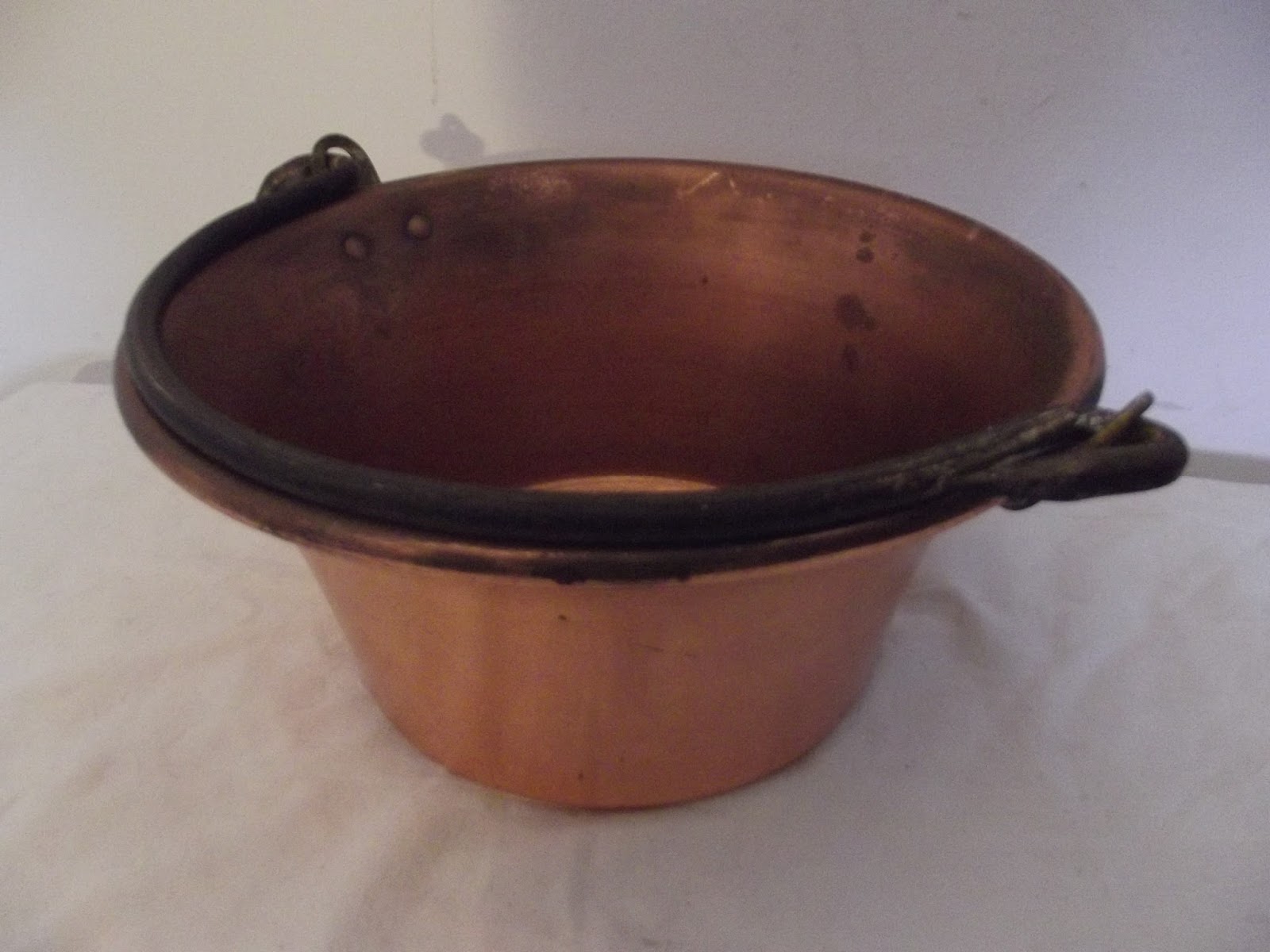 casserole chaudron marmite de cheminée en cuivre estampillé " L