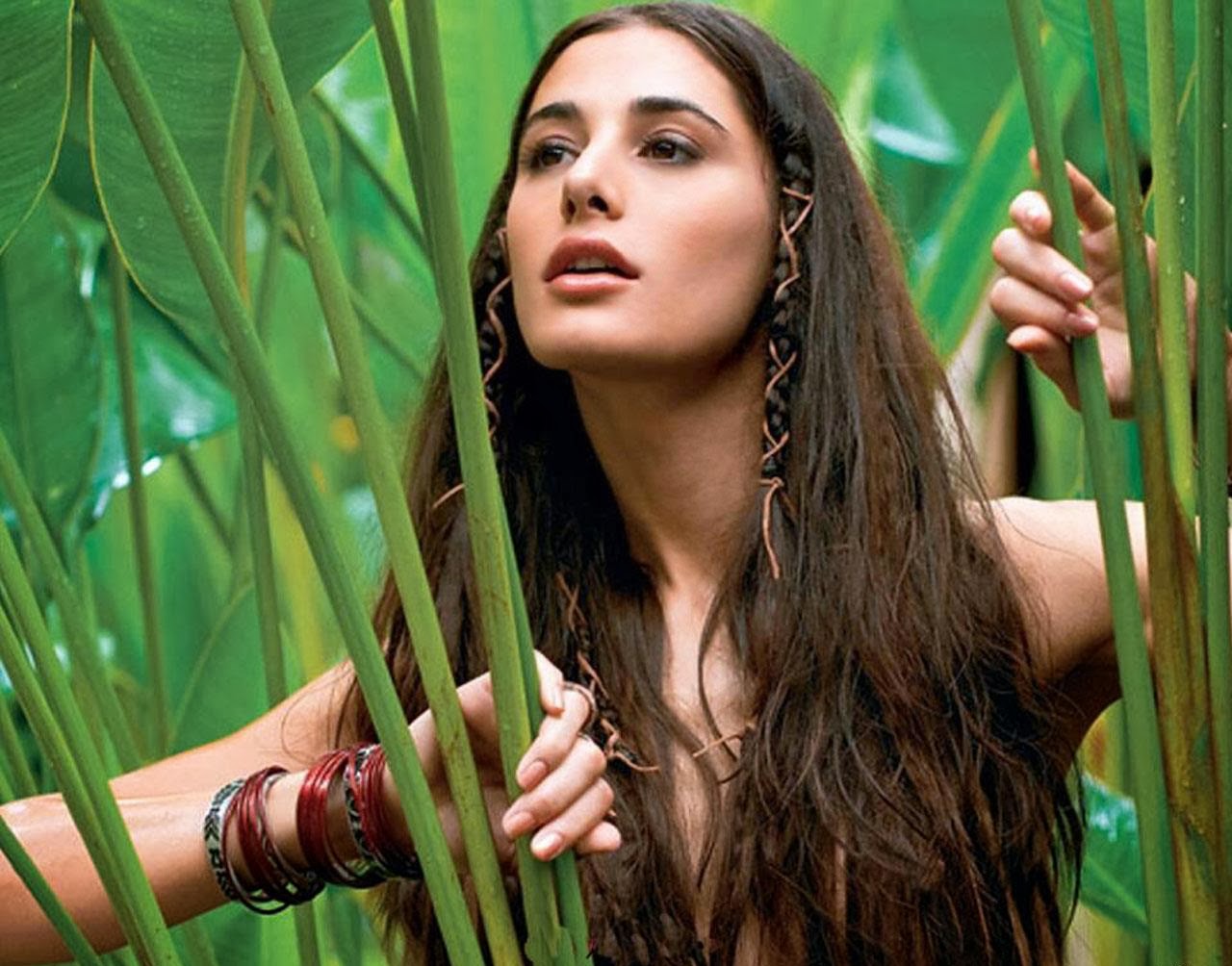 Nargis Fakhri Hot & Beautiful Images 2013-14 | World Celebrities HD