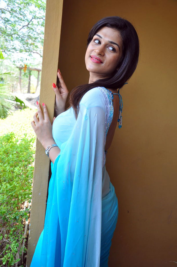 Bollywood Hollywood Lip Lock Shraddha Das Hot In Blue Saree