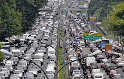Empat Cara Mengurangi Kemacetan Paling Ekstrim