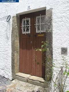 OGIVAL DOORS / Portas Ogivais, Castelo de Vide, Portugal