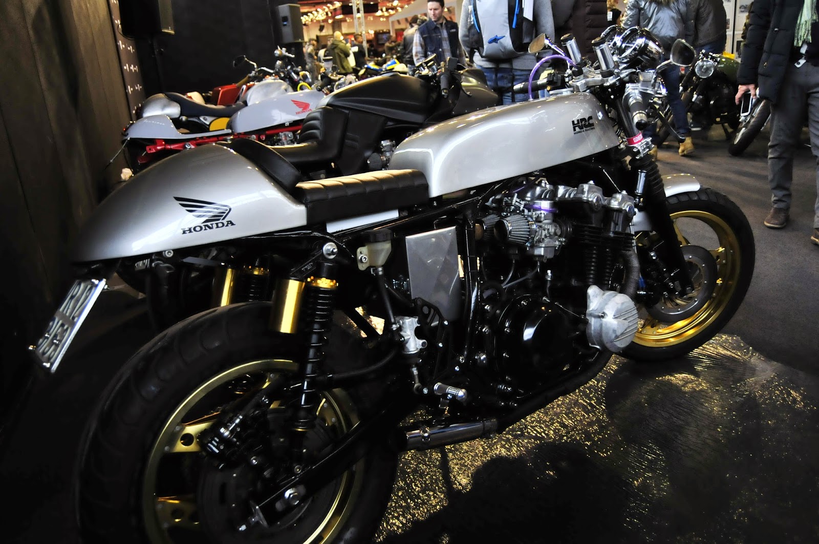 Model Motor Cafe Racer Photos