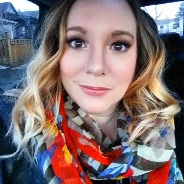 Loose curls using the Irresistible Me Sapphire 8-in-1 curling wand