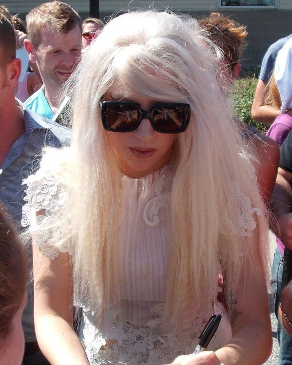 LadyGagaYouAndI_BornThisWay4THSingle_Lad