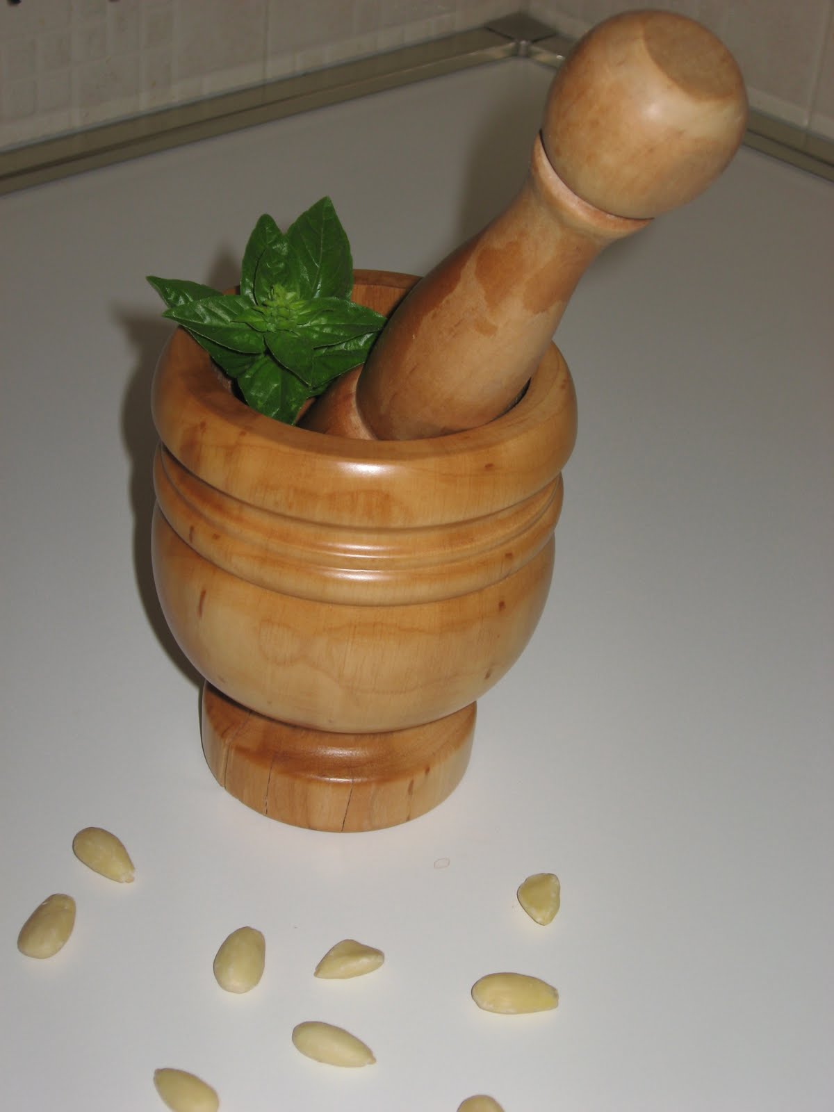 BUSIATE CON PESTO ALLA TRAPANESE E GAMBERI