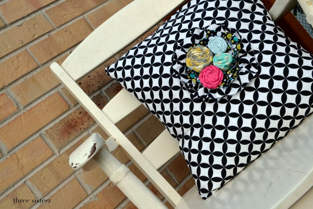 Three Sisterz: Black & White Pillow with Fabric & Ric Rac Rosettes