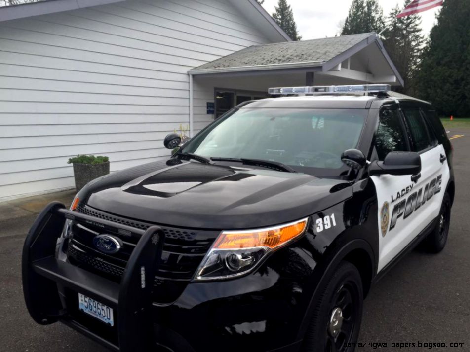 Police Suspect fled to residence after stealing car with 2 kids