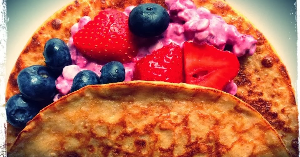 Sachen die glücklich machen: Pfannkuchen mit Früchten und Hüttenkäse