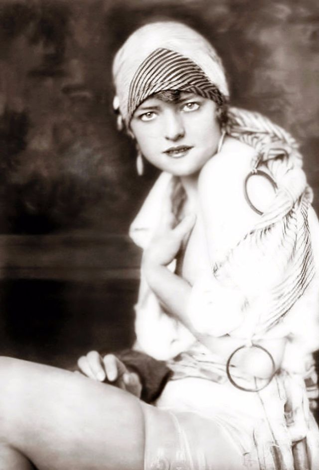 Glamorous Portrait Photos Of Ziegfeld Girls Taken By Alfred C Johnston