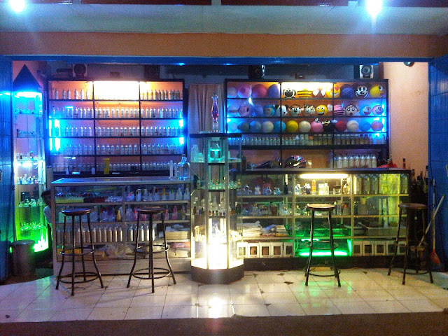 Desain Toko parfum Minimalis Unik Sederhana