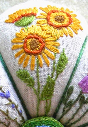 fiberluscious: Summer Garden Pincushion- Monthy Stitch Tutorial