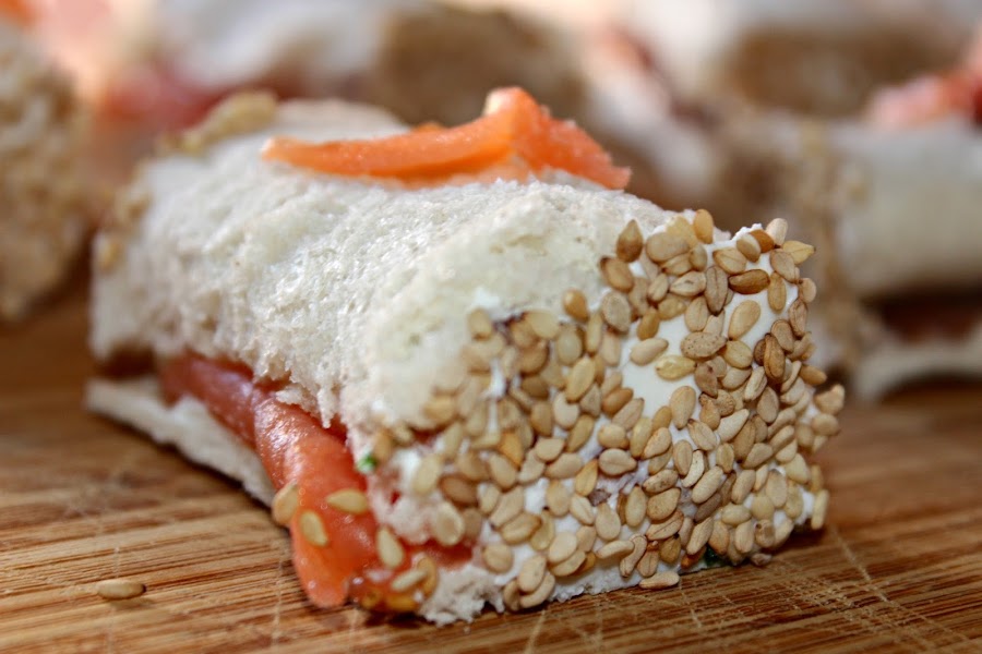 ROLLITOS DE SALMÓN Y QUESO {APERITIVO}