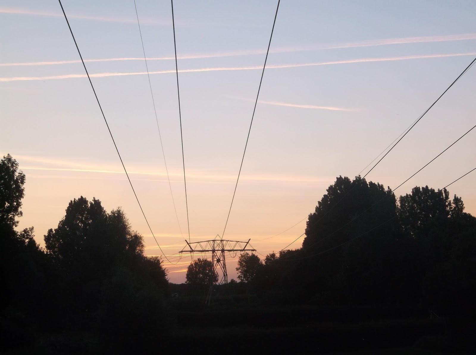 BEIJUMNIEUWS STREPEN IN DE LUCHT
