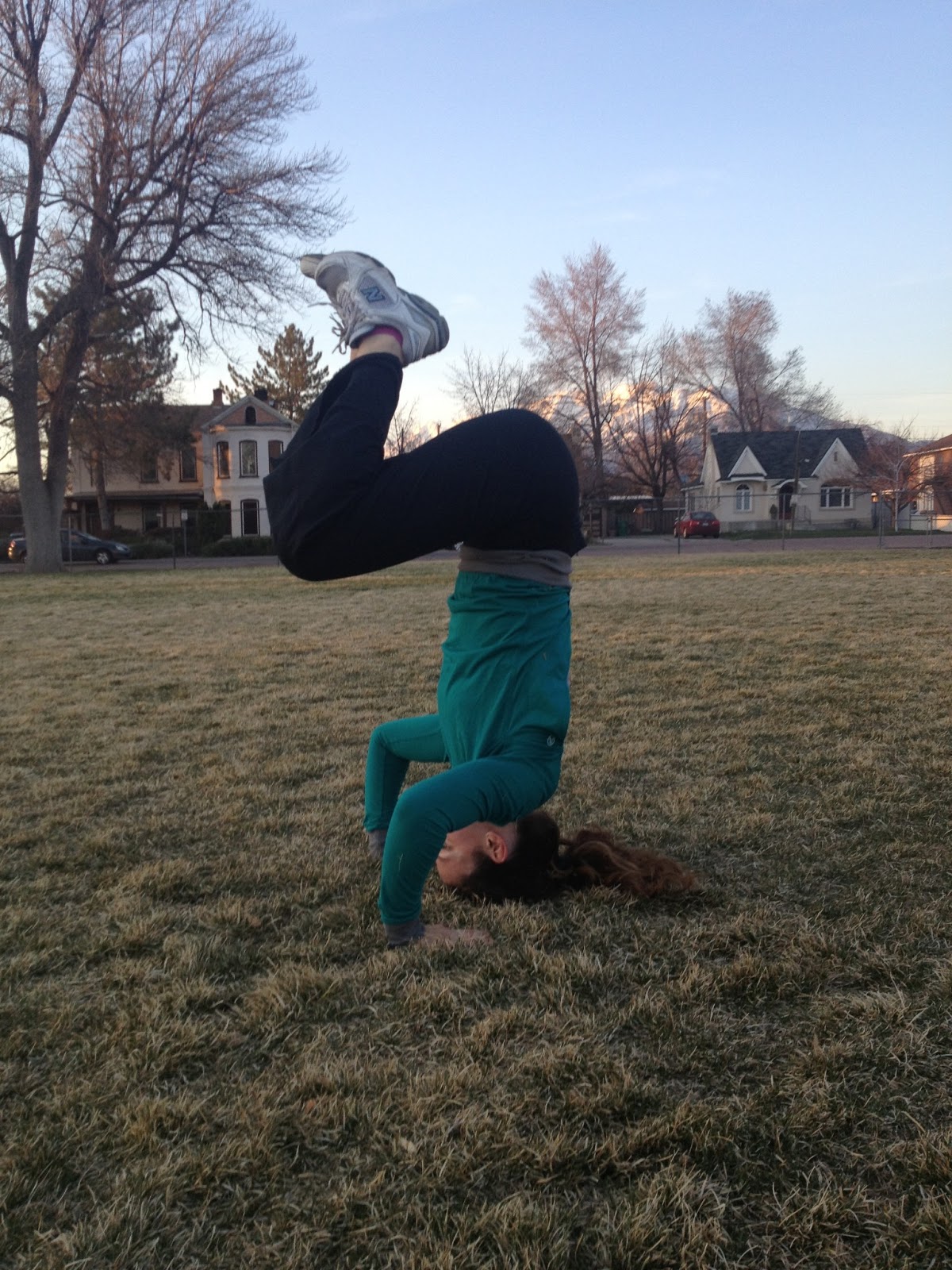 Healthy Life: How to build up to a Headstand