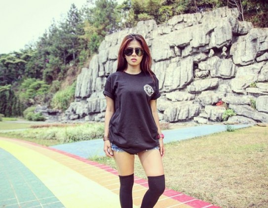 Indri Barbie Sang Joki Drag Cantik - SEPEDA MOTOR