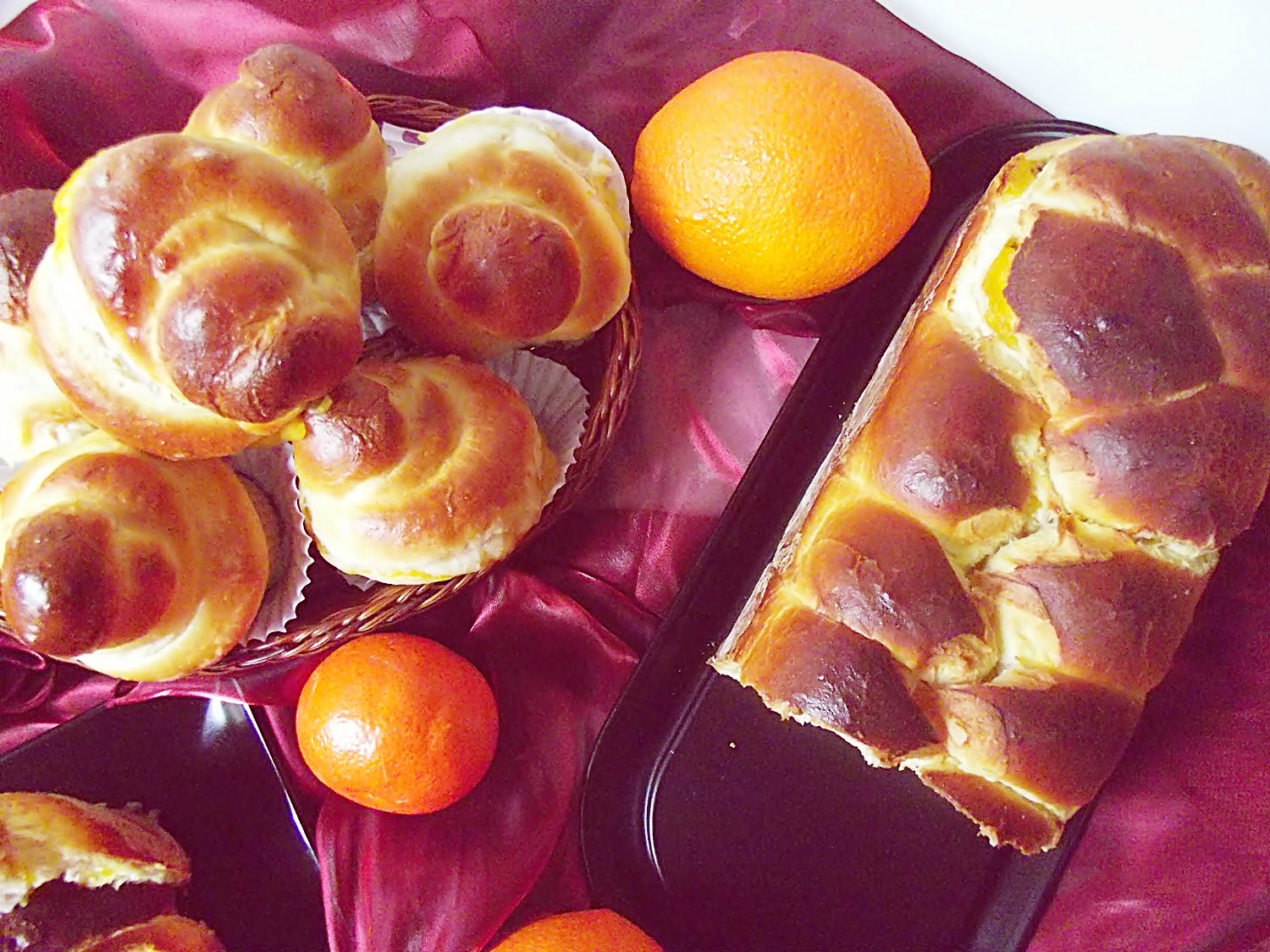 Brioşe  şi cozonac cu cremă de portocale