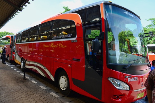 Jelajah Jawa Tengah dan Sekitarnya: Panduan Lengkap Memilih Agen Bus Pariwisata Semarang