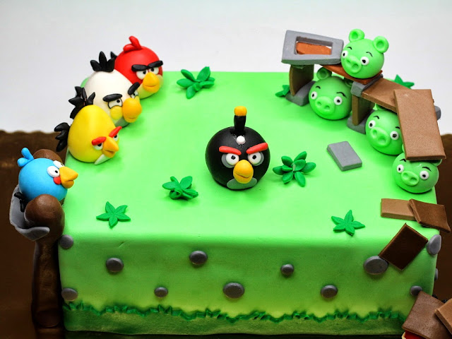 Birthday Cake in London Angry Birds - London Cakes
