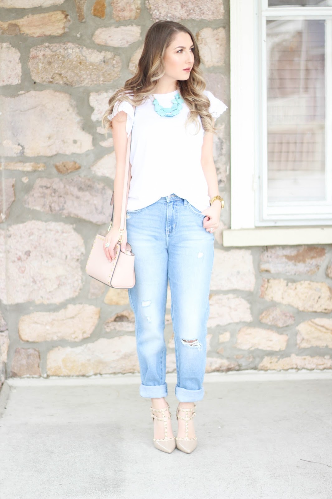 BOYFRIEND JEANS & WHITE TEE || STYLISH SPRING OUTFIT | A Classy Fashionista