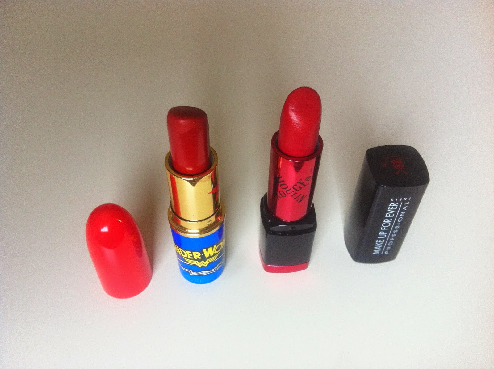 tag the lip products addict, mac russian red, mufe rouge artist intense 43 moulin rouge