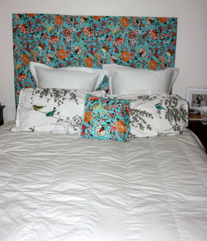 Little Tee Tee loves... DIY fabric bedhead!