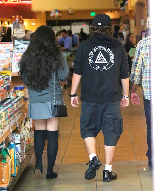 Blanket Jackson Forever Prince sale de compras con su novia Remi (Jun 06)