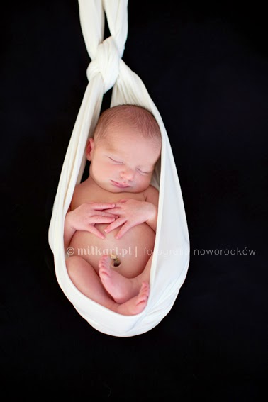 artystyczne zdjęcia noworodka, fotografia noworodkowa, studio fotografii noworodkowej