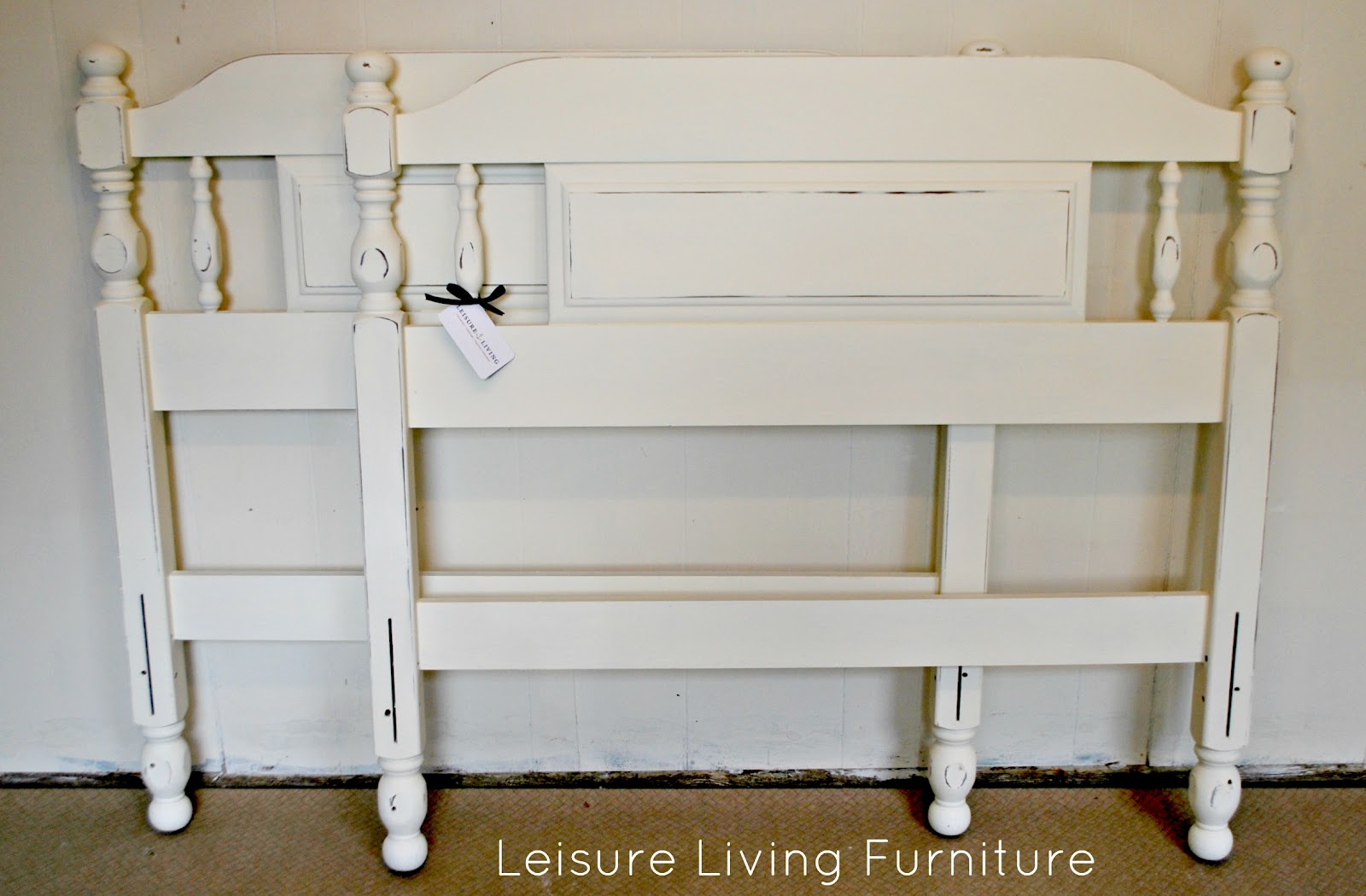 leisure living Matching Twin Beds