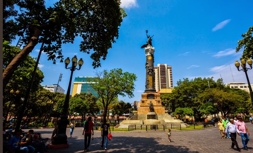 Sitios turísticos de Guayaquil Plaza del Centenario