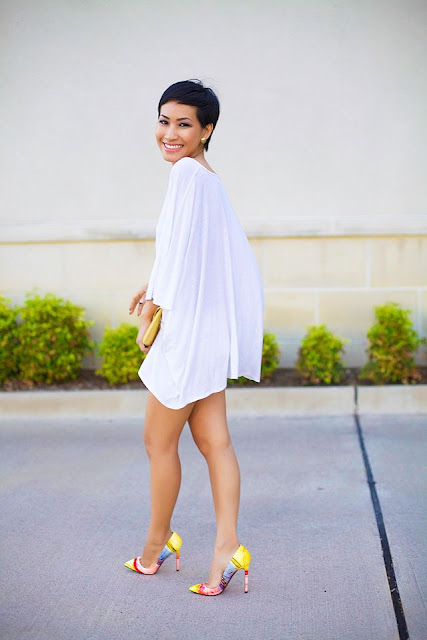 Street style | Louboutin colorful pumps and loose shirt dress ...