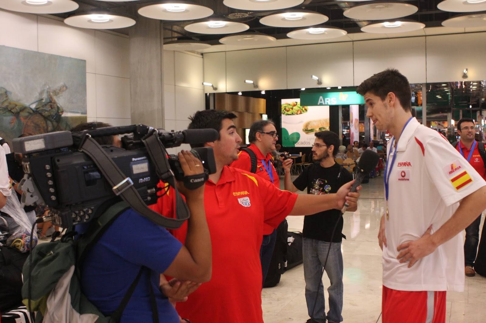 Alberto Martín. Mi Baloncesto. Xabi LópezArostegui protagonista con