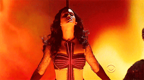 embedded_katy-perry-grammys-2014.gif