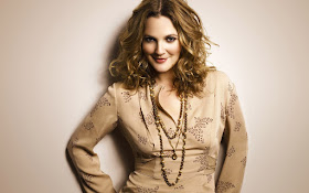 Drew Barrymore HD Wallpaper