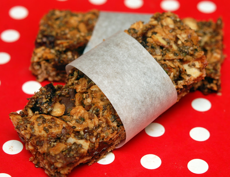 AMAZING HOMEMADE GRANOLA BARS!!!! Hugs and Cookies XOXO