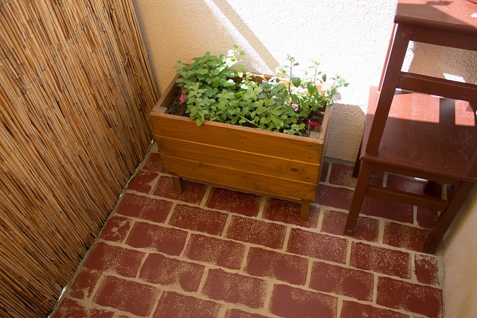 Fußboden mit Ziegelstein Optik - Faux Brick Floor - Farbe statt Fußbodenbelag im Außenbereich - günstig, einfach, schnell - Umgestaltung Balkon, Terrasse, Outdoorbereich