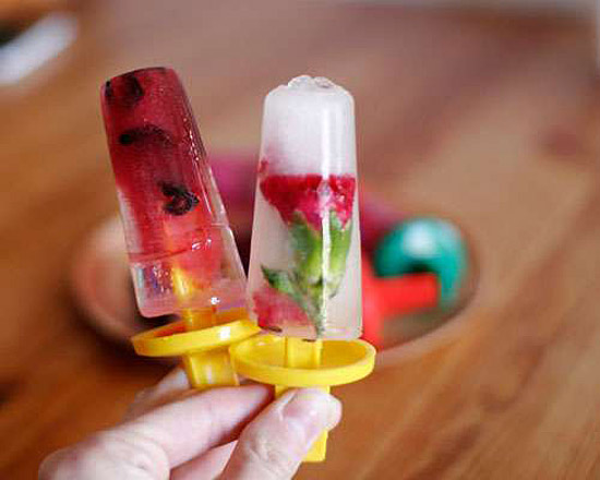 Summer fun with edible flowers - flower popsicles