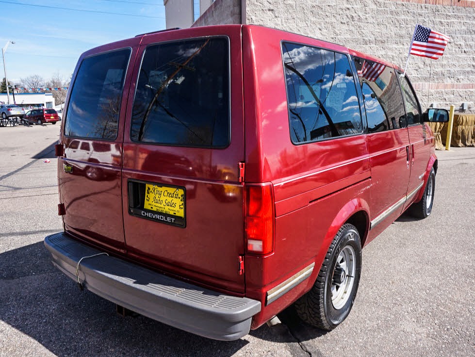 King Credit Auto Sales: 1995 Chevrolet Astro AWD, Denver Used Vans