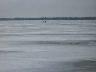 Ice_Fishermen_Erie_PA_January_2014_by_Linda_Bolla