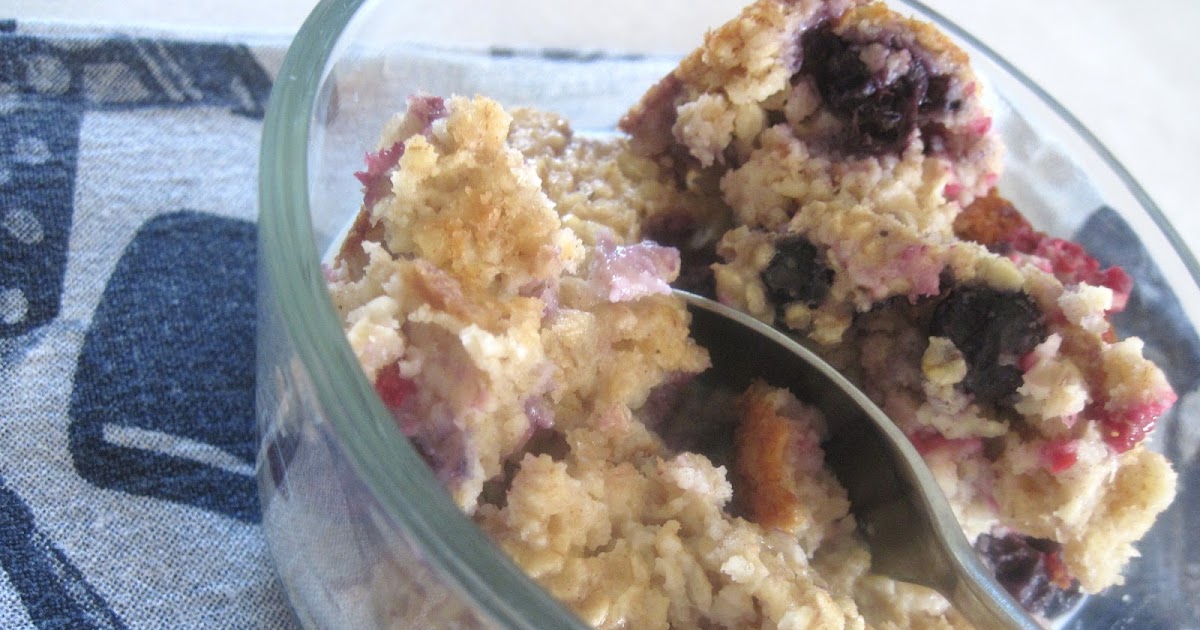 The Better Baker Blueberries & Creme Baked Oatmeal {Yogurt Based}