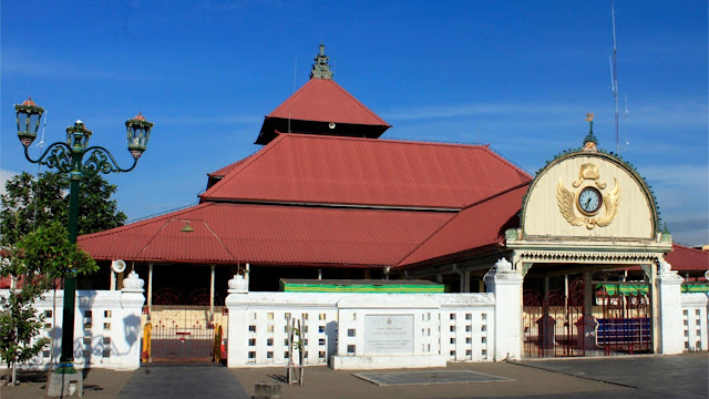 Kunjungi Keindahan Masjid Gedhe Kauman